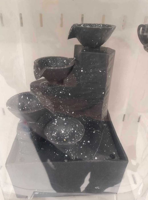 Настолен LED вътрешен фонтан със стъпала и камъни 11x9x17 см