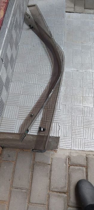 Ветровики на Рав4