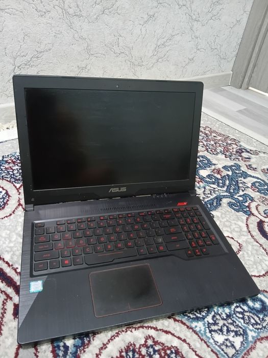 Kompyuter notebook asus