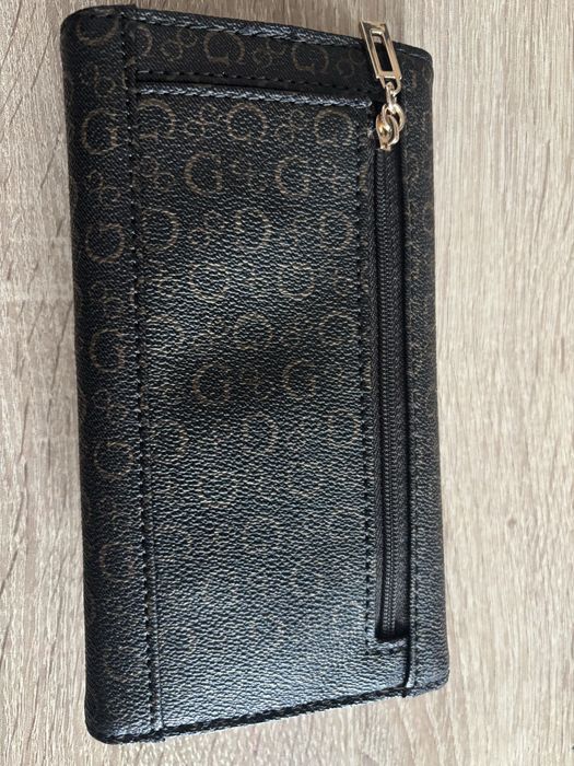 Портмоне Guess ново от Америка