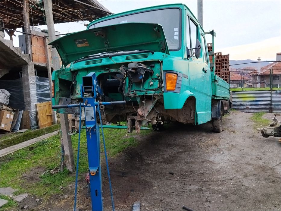 Мерцедес 307 на части