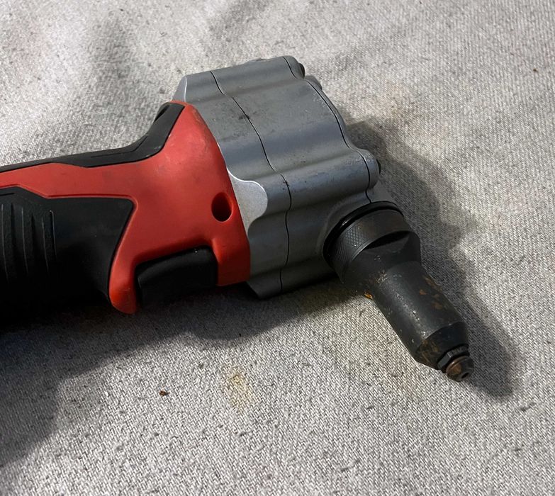 Milwaukee M12 BPRT pistol nituit profesional 12V corp