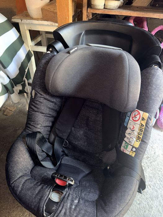 Scaun auto cu isofix