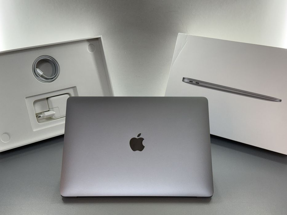 MacBook Air  M1 full box 85% yonks