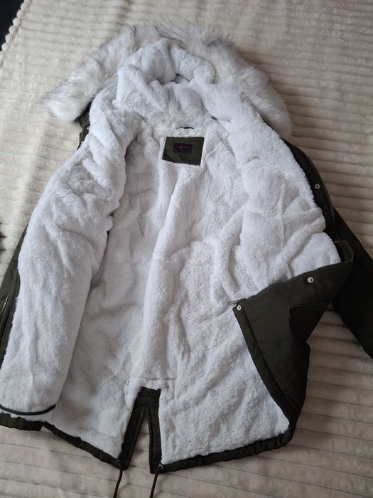 Зелена парка с обемна качулка!