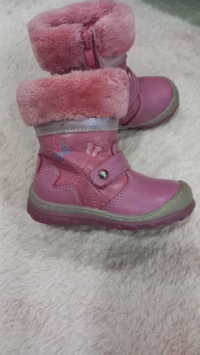 Ботушки- различни размери (21, 25, 26, 30 и 32)