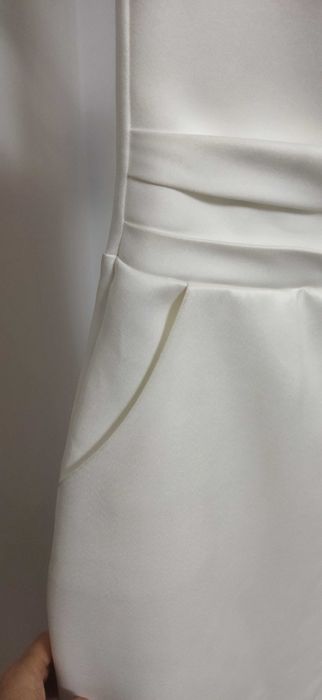 Продам красивое минималистичное платье