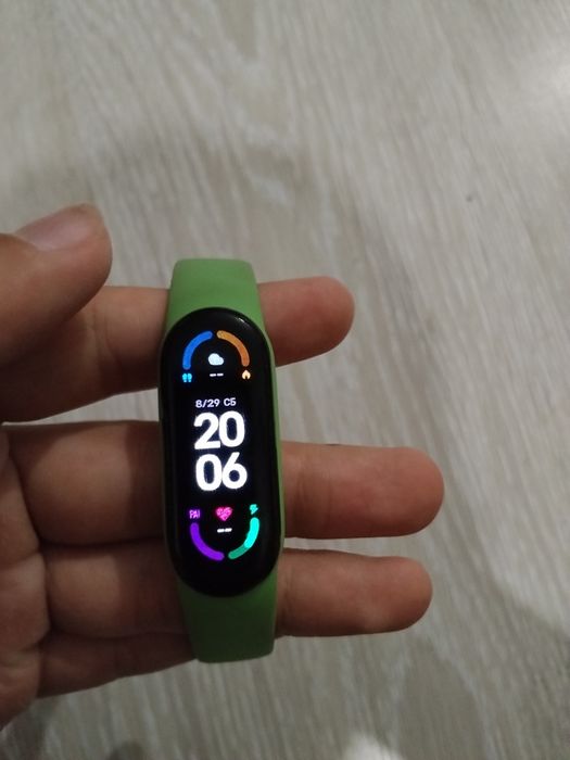 продам часы mi band 6