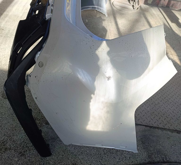 Задна броня и спойлер за Тойотa Хайлендър/Toyota Highlander