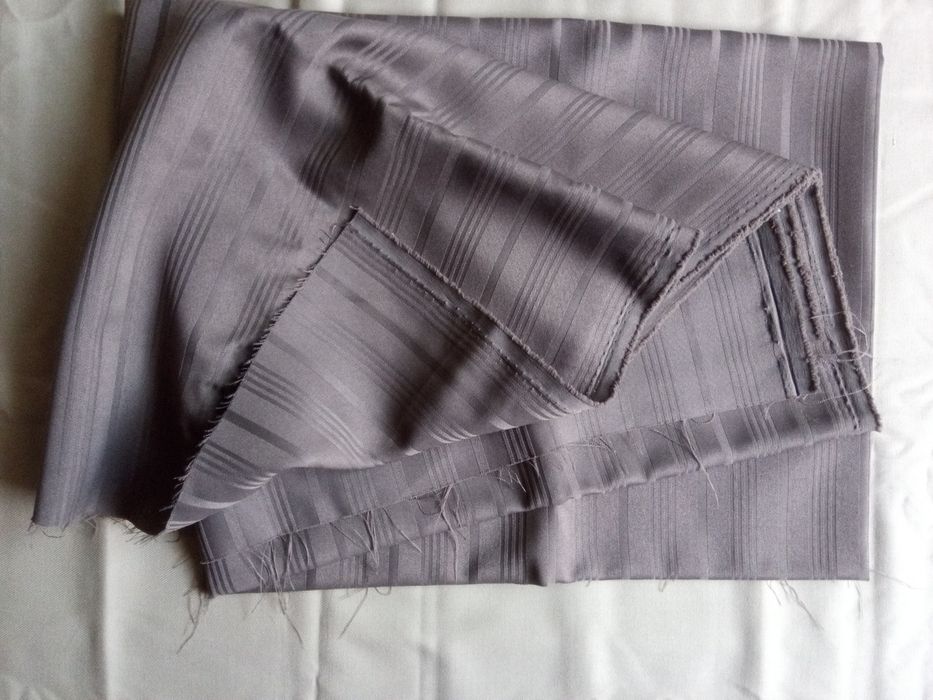 Парче кафяв плат от социализма