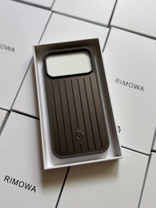 Husa RIMOWA - iPhone 17 Pro Max