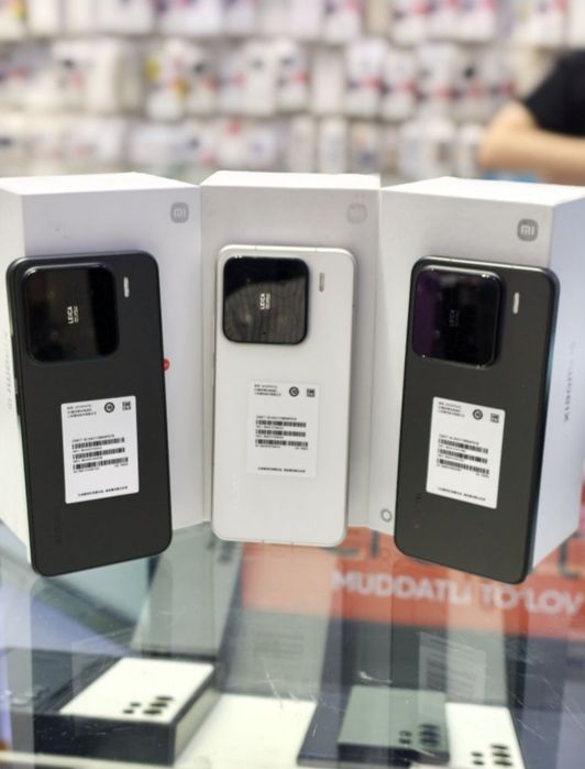 Xiaomi 15. 12/512