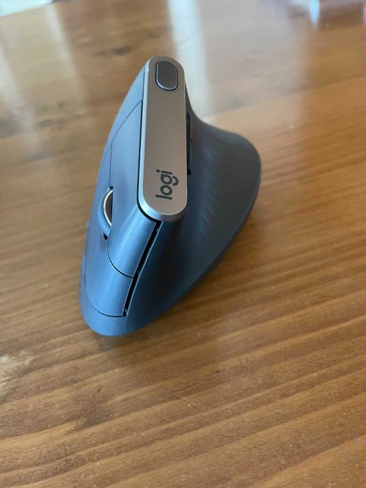 мишка Logitech MX Vertical, wireless, bluetooth, зареждане с USB-C
