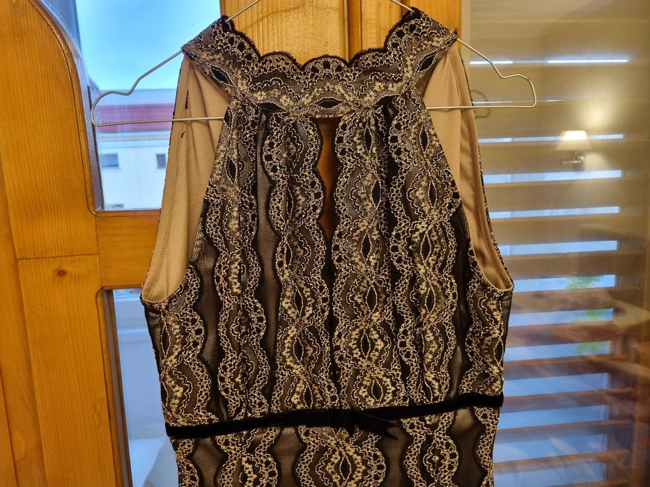 Vand rochie de seara model deosebit