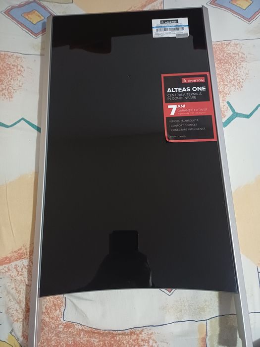 Vând arzător , schimbator si vas expansiune Ariston