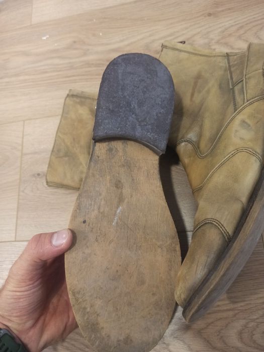 Ghete din piele, purtați foarte puțin!