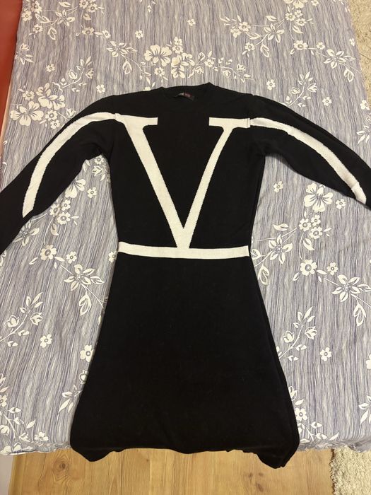 Черна зимна рокля