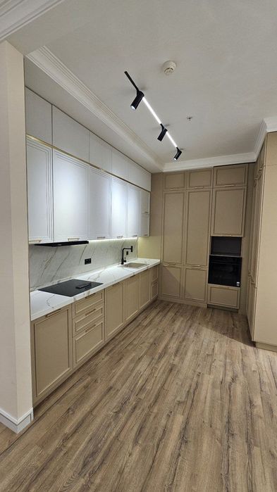 Nestoneda  35 etaj 2 xonali euro remont uy sotiladi