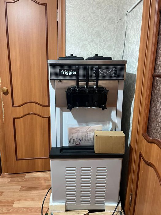 Морожоное аппарат friggier D518