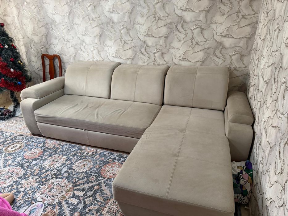 Продам диван за 150 тысяч, есть торг