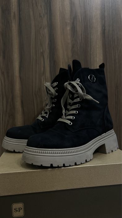 Разгружаю гардероб - обувь