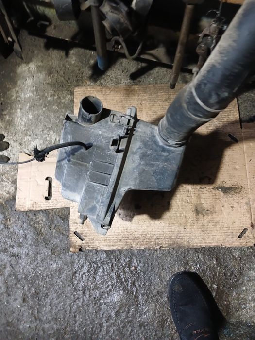 Корпус воздушного фильтра Гольф3