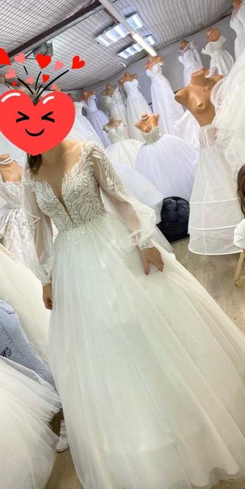 Vand rochie mireasa M