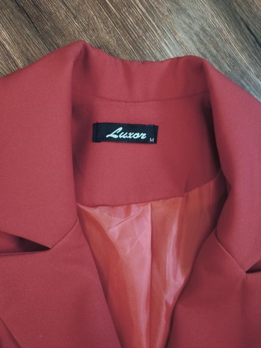 Продается пиджак размер М