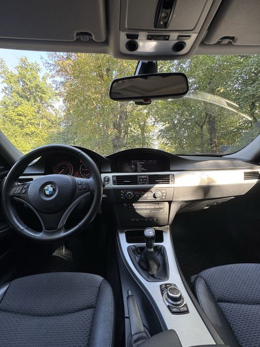 BMW 320d xDrive LCI | 177 CP | Kit M | Bi-Xenon | Navi Professional