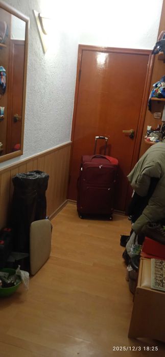 Чемодан на 4-х новых колесах (большой) после небольшого ремонта