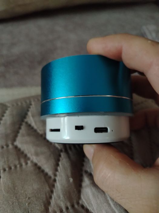 Продам блютуз колонка