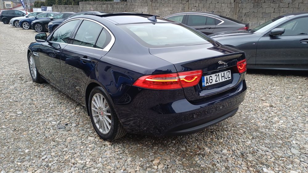 Jaguar XE  2.0 diesel 180 cp Accept variante