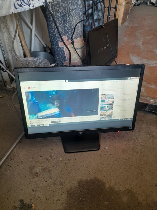 Монитор LG 22d..