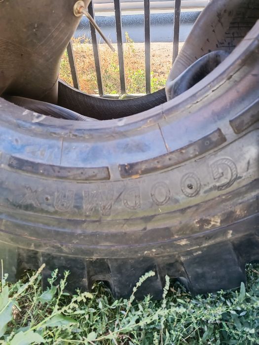 Продам покрышки спецтехника