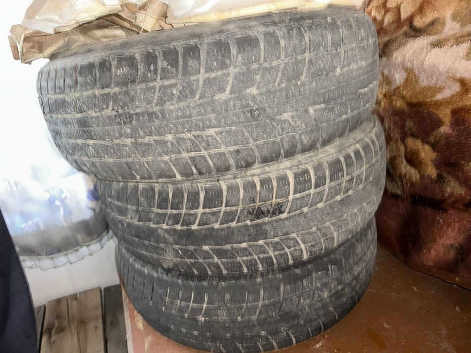 Продам шины 235-75-R15