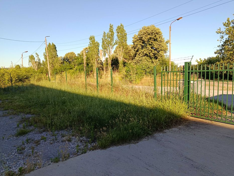 Дава се под наем мултифункционално помещение от 1000 кв.м.,с ФЕЦ 150 KW в гр. Харманли