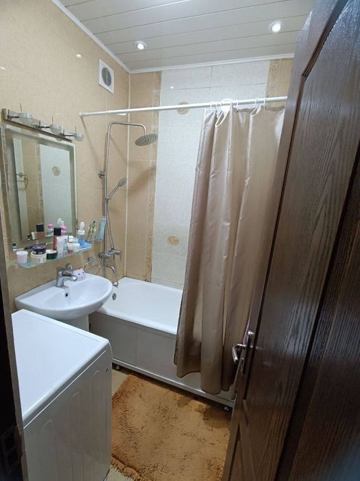 Massiv Qoyliq-2 4 xona sotiladi