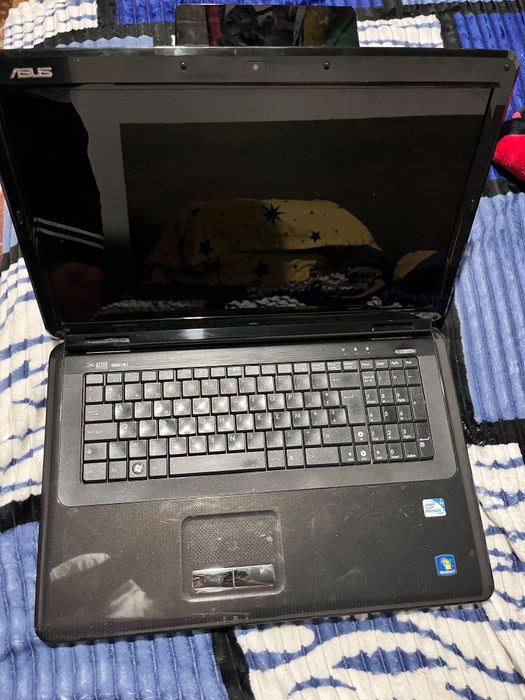 Vând laptop Asus