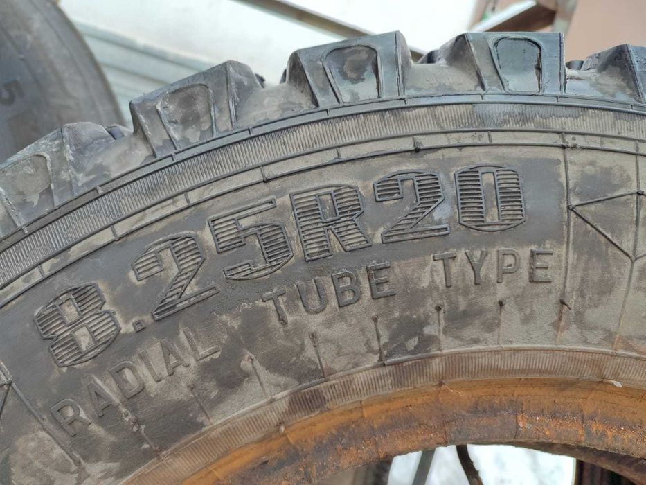 Автошины б/у 8.25 R20