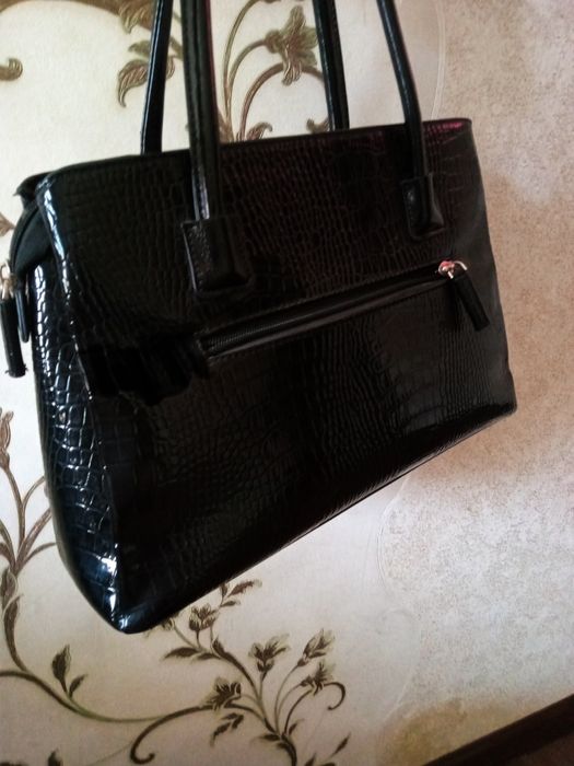 Сумка Tosoco черная с тиснением под крокодила
