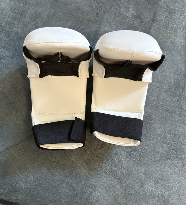 Перчатки для карате