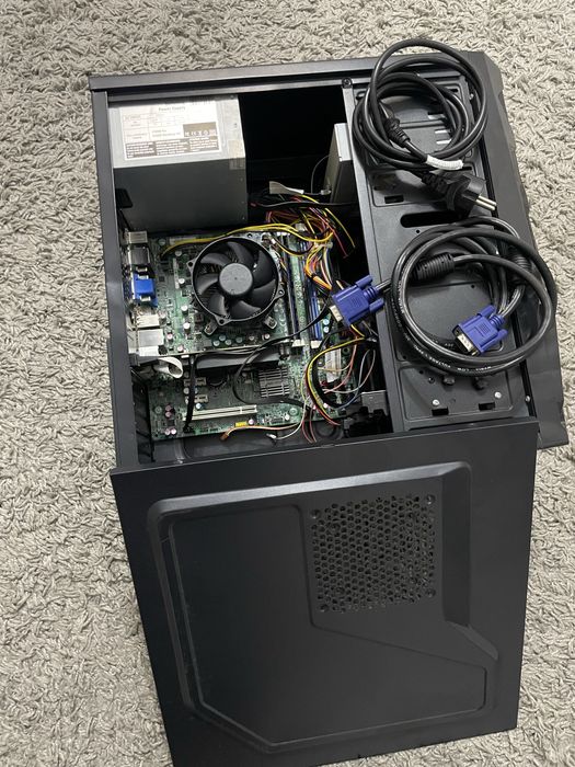 Vand PC Gaiming. (Cadou BOXE gaiming cu lumini RGB) 500 lei.