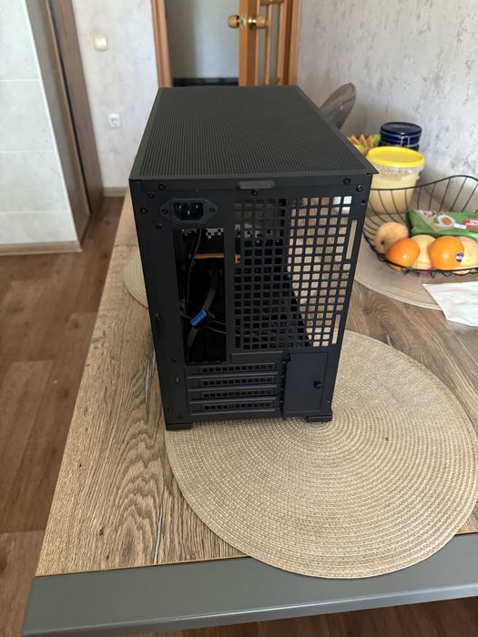 Новый корпу Jonsbo D32 std (стекло) black