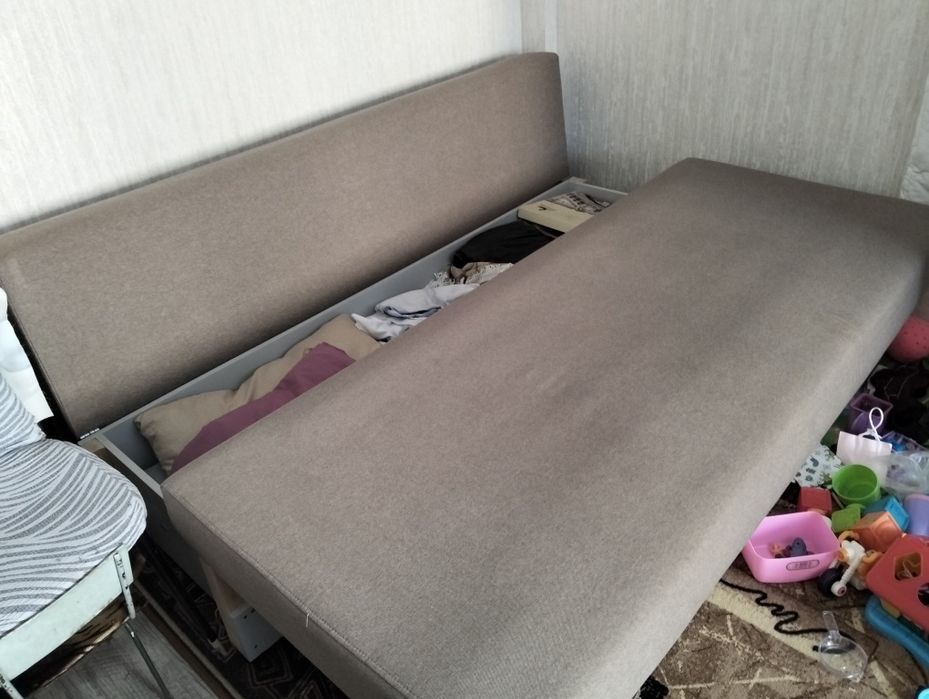 Продам  диван в хорошем состоянии