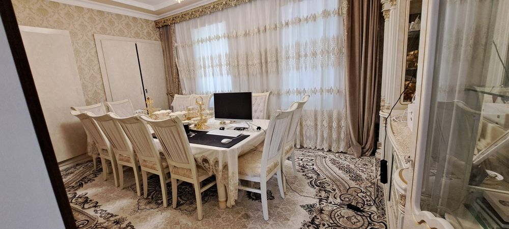 Yunusobod bodomzorda 3,2sotix 8xonali uy srochni sotiladi.Yer narxida.