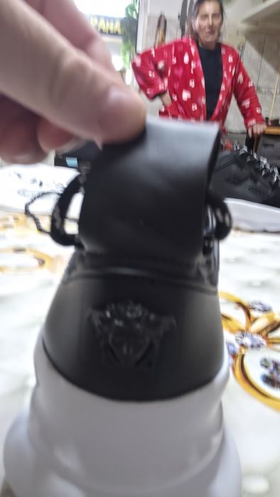 Versace Chain reaction