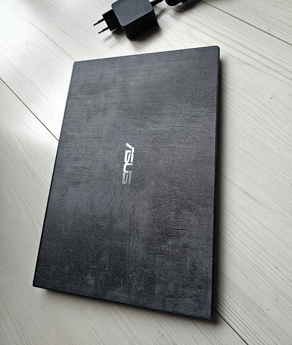 ASUS Zenbook / сенсорный / Intel® Core™ i5 / 256GB SSD