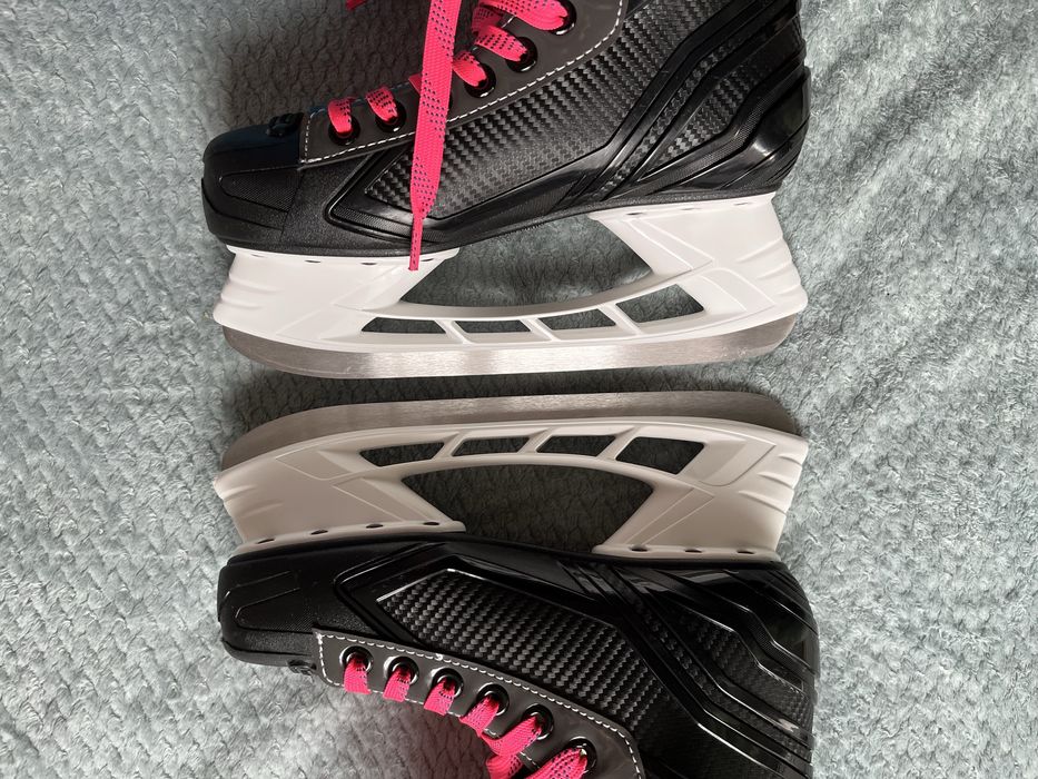 Продам коньки Bauer XLS