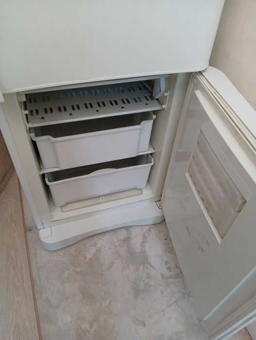 Холодильник Indesit б/у