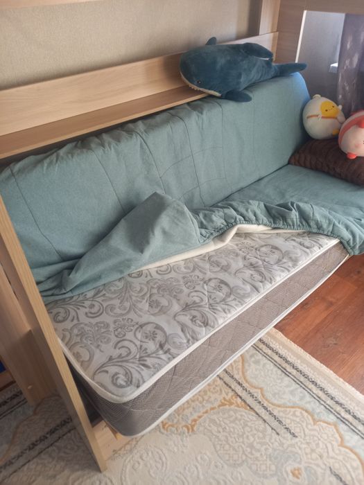 Продам 2 ярусный кровать и диван